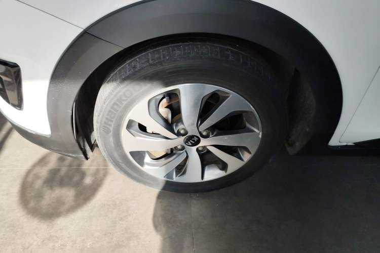 Used Kia KX Cross 2018 1.6L Automatic Dynamic Sunroof Version Left Front Wheel Hub