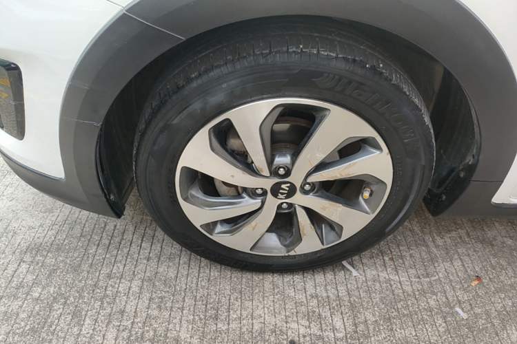 Used Kia KX Cross 2018 1.6L Automatic Dynamic Sunroof Version Left Front Wheel Hub