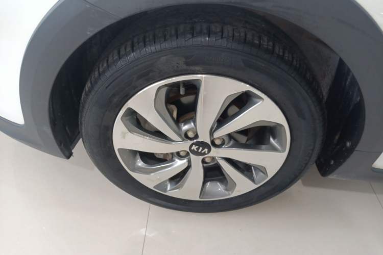 Used Kia KX Cross 2018 1.6L Automatic Dynamic Sunroof Version Left Front Wheel Hub