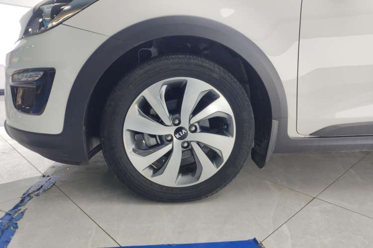 Used Kia KX Cross 2018 1.6L Automatic Dynamic Sunroof Version Left Front Wheel Hub