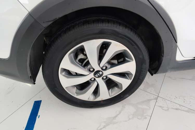 Used Kia KX Cross 2018 1.6L Automatic Dynamic Sunroof Version Left Rear Wheel Hub