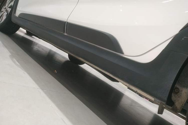 Used Kia KX Cross 2018 1.6L Automatic Dynamic Sunroof Version Left Side Sill