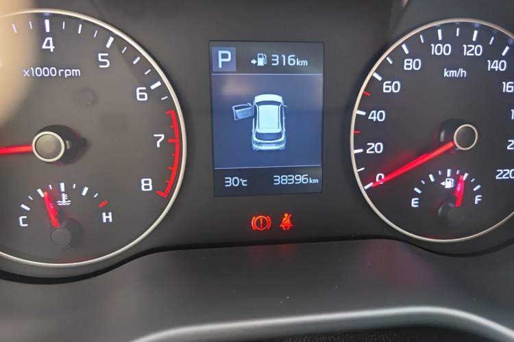 Used Kia KX Cross 2018 1.6L Automatic Dynamic Sunroof Version Odometer Close Up