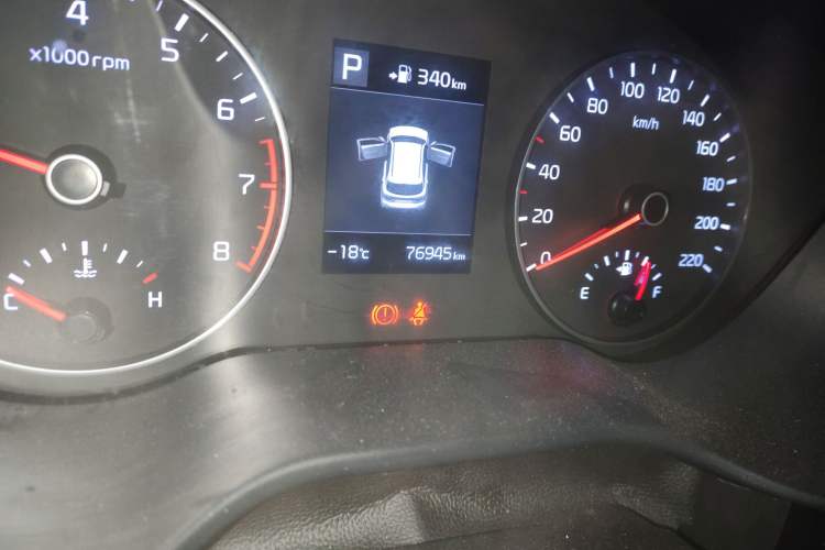 Used Kia KX Cross 2018 1.6L Automatic Dynamic Sunroof Version Odometer Close Up