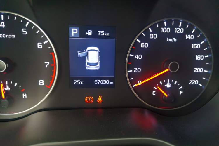 Used Kia KX Cross 2018 1.6L Automatic Dynamic Sunroof Version Odometer Close Up