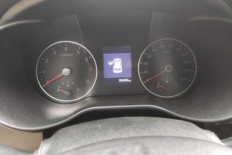 Used Kia KX Cross 2018 1.6L Automatic Dynamic Sunroof Version Odometer Close Up