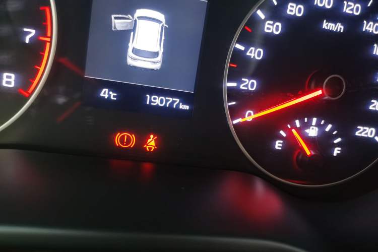 Used Kia KX Cross 2018 1.6L Automatic Dynamic Sunroof Version Odometer Close Up