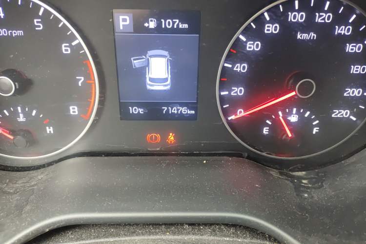 Used Kia KX Cross 2018 1.6L Automatic Dynamic Sunroof Version Odometer Close Up