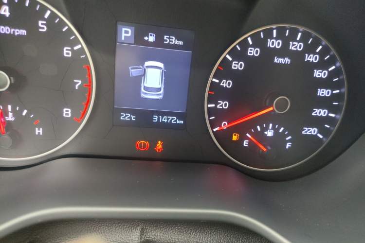 Used Kia KX Cross 2018 1.6L Automatic Dynamic Sunroof Version Odometer Close Up