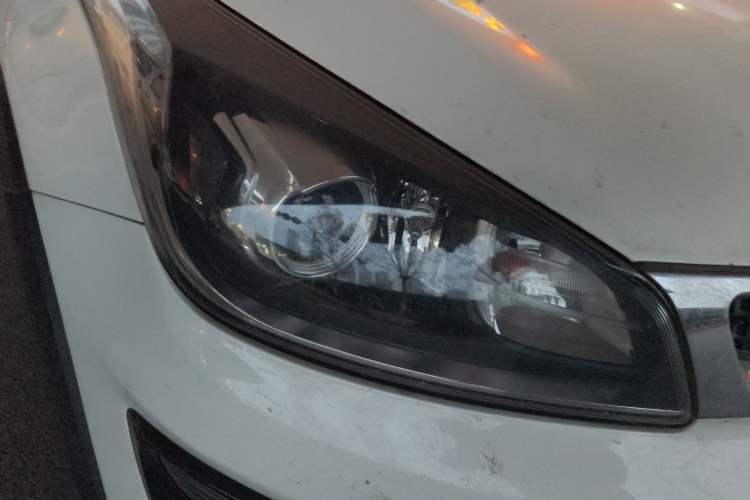Used Kia KX Cross 2018 1.6L Automatic Dynamic Sunroof Version Right Front Headlight