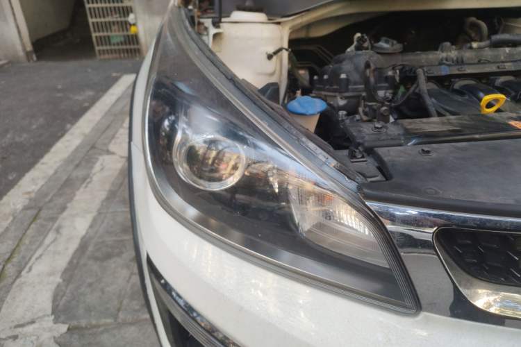 Used Kia KX Cross 2018 1.6L Automatic Dynamic Sunroof Version Right Front Headlight