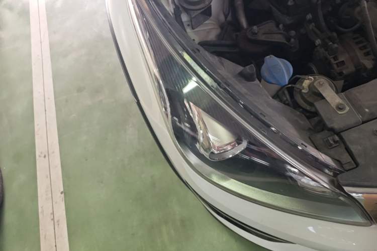 Used Kia KX Cross 2018 1.6L Automatic Dynamic Sunroof Version Right Front Headlight