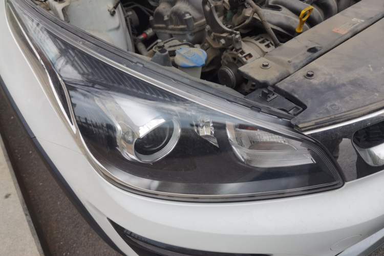 Used Kia KX Cross 2018 1.6L Automatic Dynamic Sunroof Version Right Front Headlight