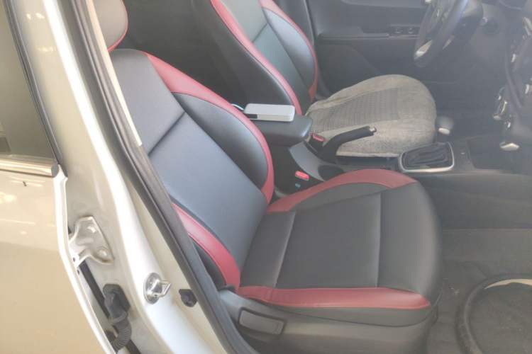 Used Kia KX Cross 2018 1.6L Automatic Dynamic Sunroof Version Right Front Seat