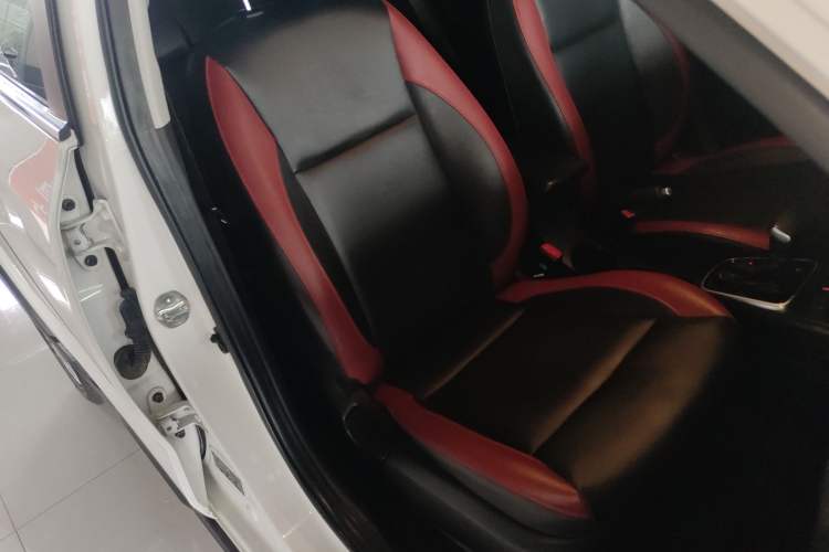 Used Kia KX Cross 2018 1.6L Automatic Dynamic Sunroof Version Right Front Seat