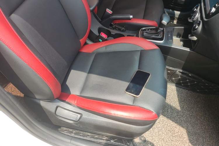 Used Kia KX Cross 2018 1.6L Automatic Dynamic Sunroof Version Right Front Seat