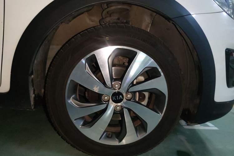 Used Kia KX Cross 2018 1.6L Automatic Dynamic Sunroof Version Right Front Wheel Hub