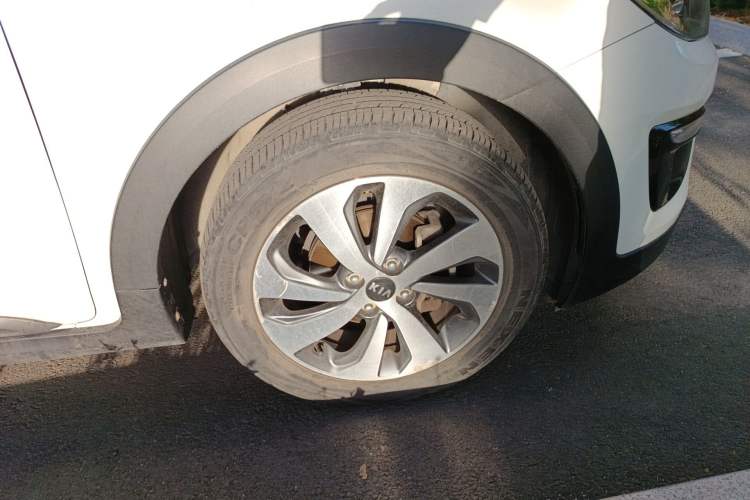 Used Kia KX Cross 2018 1.6L Automatic Dynamic Sunroof Version Right Front Wheel Hub