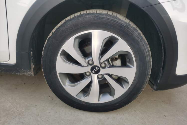 Used Kia KX Cross 2018 1.6L Automatic Dynamic Sunroof Version Right Front Wheel Hub