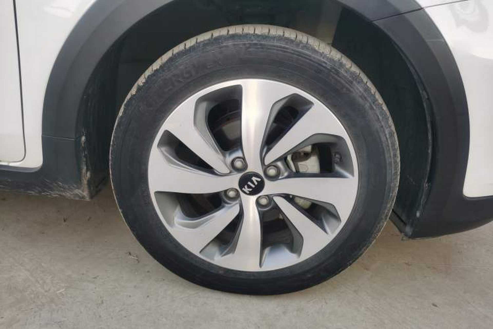 Used Kia KX Cross 2018 1.6L Automatic Dynamic Sunroof Version Right Front Wheel Hub