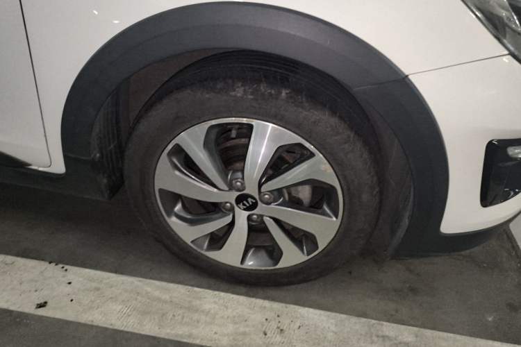 Used Kia KX Cross 2018 1.6L Automatic Dynamic Sunroof Version Right Front Wheel Hub