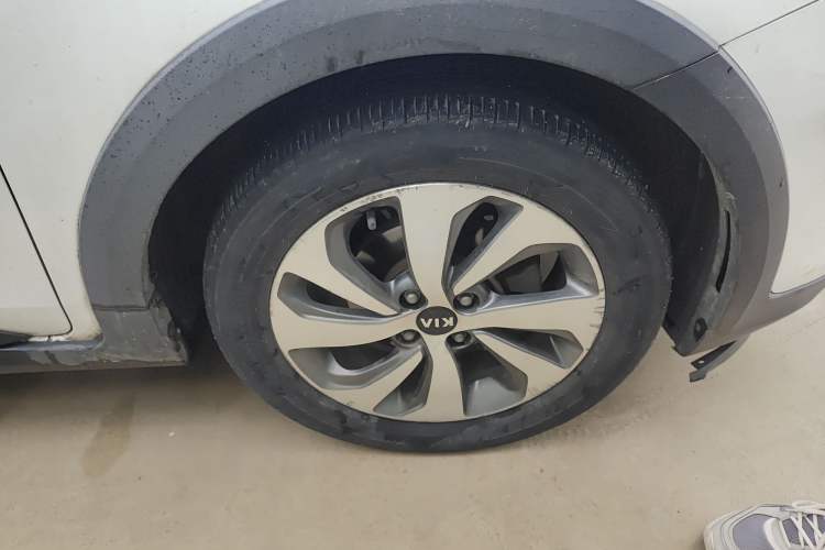 Used Kia KX Cross 2018 1.6L Automatic Dynamic Sunroof Version Right Front Wheel Hub
