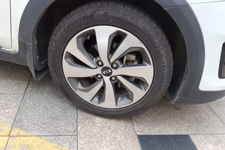 Used Kia KX Cross 2018 1.6L Automatic Dynamic Sunroof Version Right Front Wheel Hub