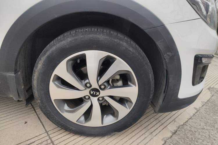 Used Kia KX Cross 2018 1.6L Automatic Dynamic Sunroof Version Right Front Wheel Hub