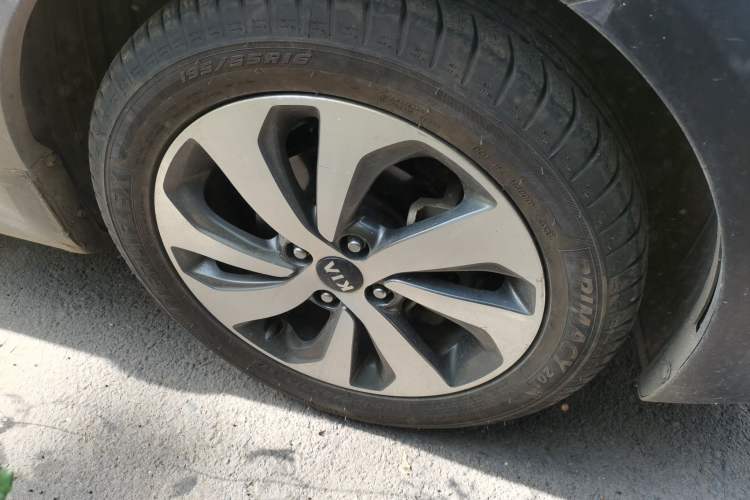 Used Kia KX Cross 2018 1.6L Automatic Dynamic Sunroof Version Right Front Wheel Hub