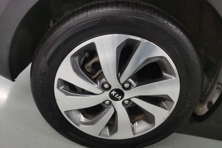 Used Kia KX Cross 2018 1.6L Automatic Dynamic Sunroof Version Right Rear Wheel Hub