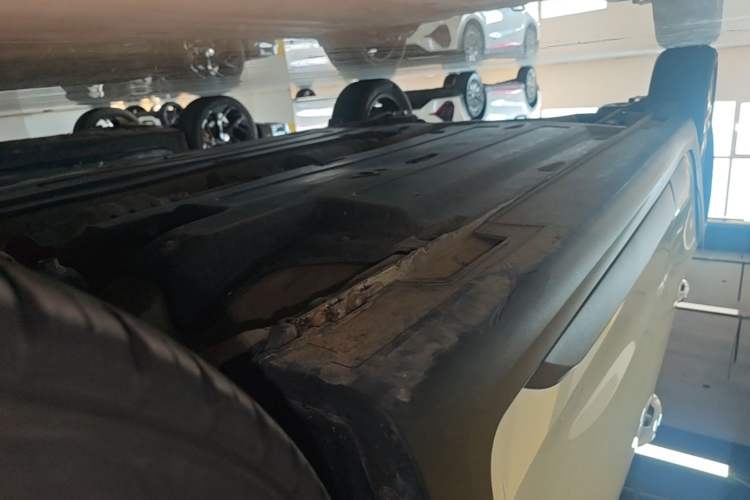 Used Kia KX Cross 2018 1.6L Automatic Dynamic Sunroof Version Right Side Sill