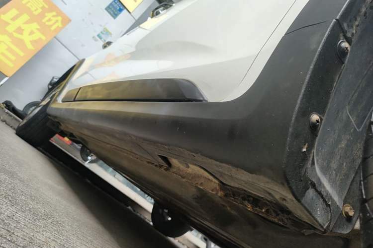 Used Kia KX Cross 2018 1.6L Automatic Dynamic Sunroof Version Right Side Sill