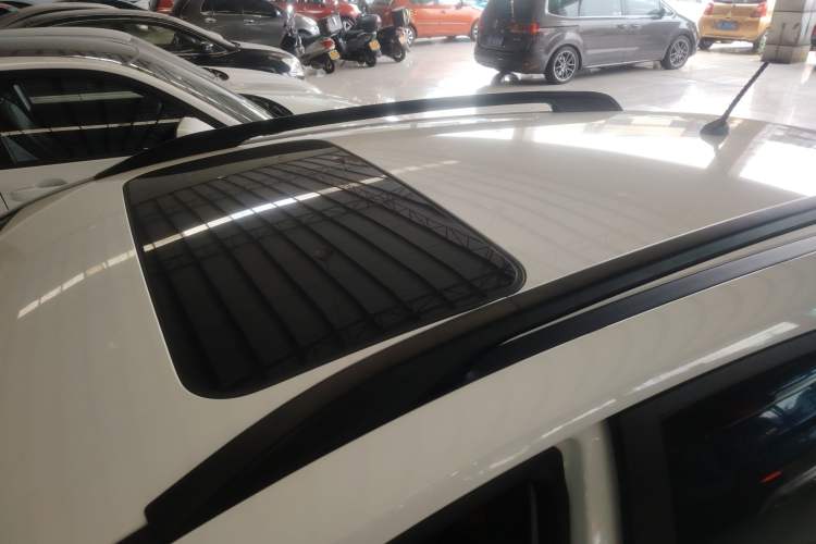 Used Kia KX Cross 2018 1.6L Automatic Dynamic Sunroof Version Roof