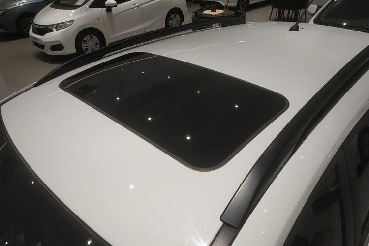 Used Kia KX Cross 2018 1.6L Automatic Dynamic Sunroof Version Roof