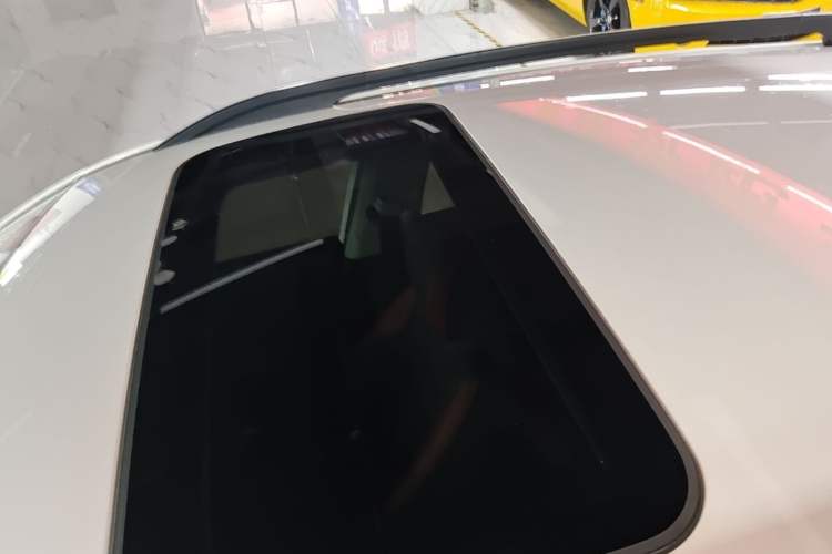 Used Kia KX Cross 2018 1.6L Automatic Dynamic Sunroof Version Roof