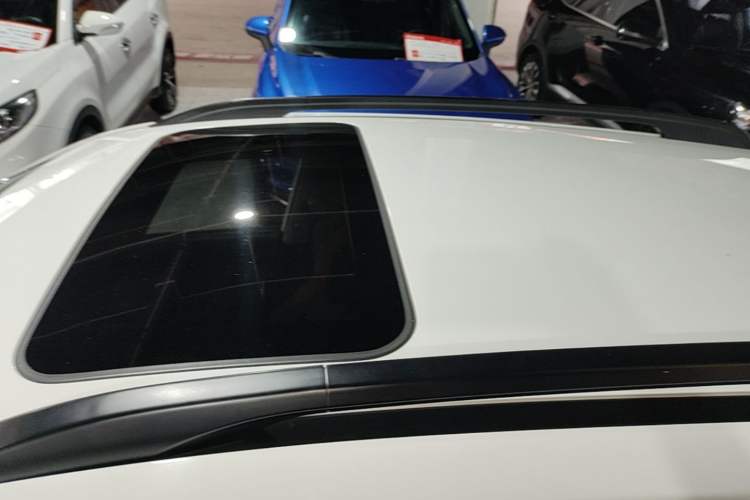 Used Kia KX Cross 2018 1.6L Automatic Dynamic Sunroof Version Roof
