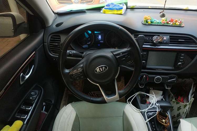 Used Kia KX Cross 2018 1.6L Automatic Dynamic Sunroof Version Steering Wheel