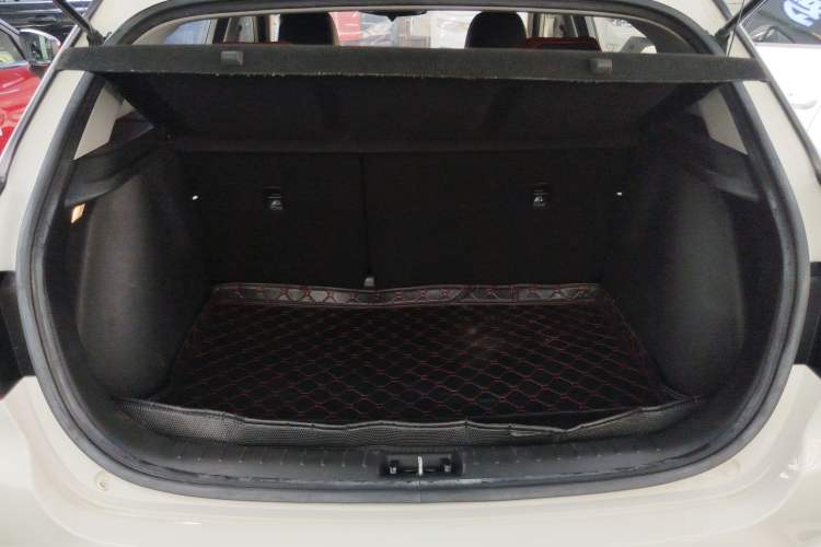 Used Kia KX Cross 2018 1.6L Automatic Dynamic Sunroof Version Trunk