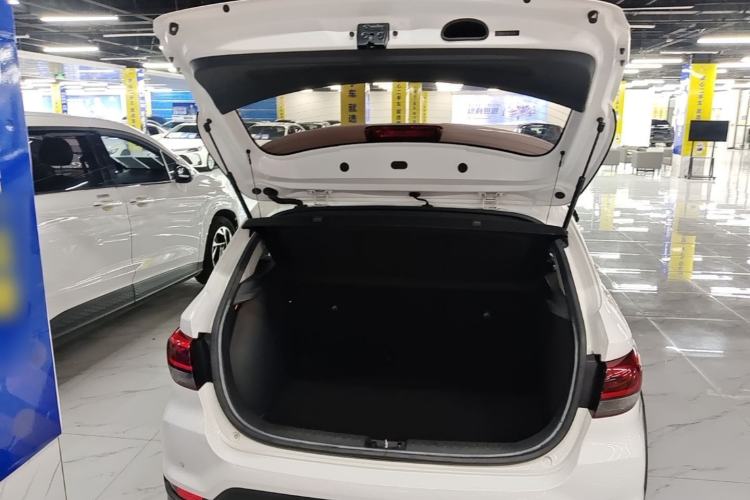 Used Kia KX Cross 2018 1.6L Automatic Dynamic Sunroof Version Trunk