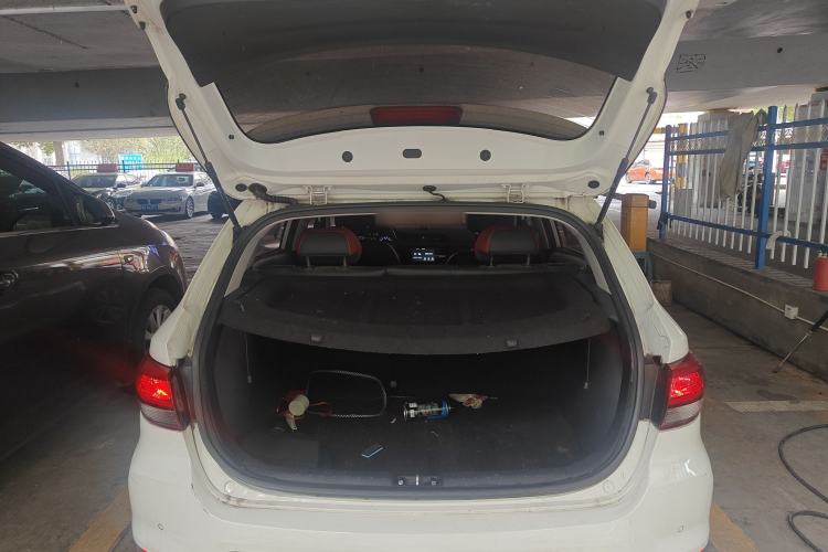 Used Kia KX Cross 2018 1.6L Automatic Dynamic Sunroof Version Trunk