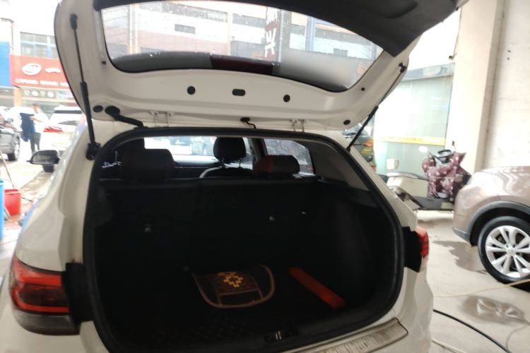 Used Kia KX Cross 2018 1.6L Automatic Dynamic Sunroof Version Trunk