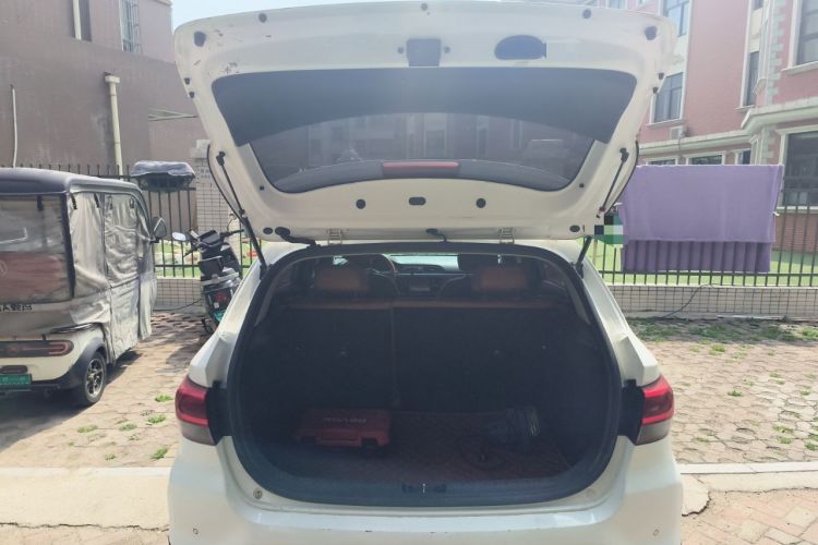 Used Kia KX Cross 2018 1.6L Automatic Dynamic Sunroof Version Trunk