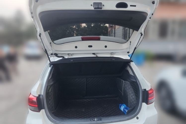 Used Kia KX Cross 2018 1.6L Automatic Dynamic Sunroof Version Trunk