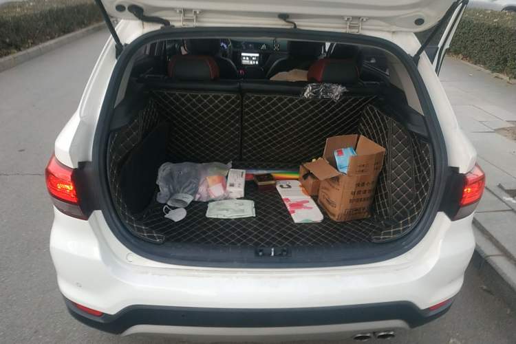 Used Kia KX Cross 2018 1.6L Automatic Dynamic Sunroof Version Trunk