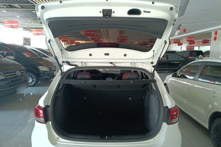 Used Kia KX Cross 2018 1.6L Automatic Dynamic Sunroof Version Trunk