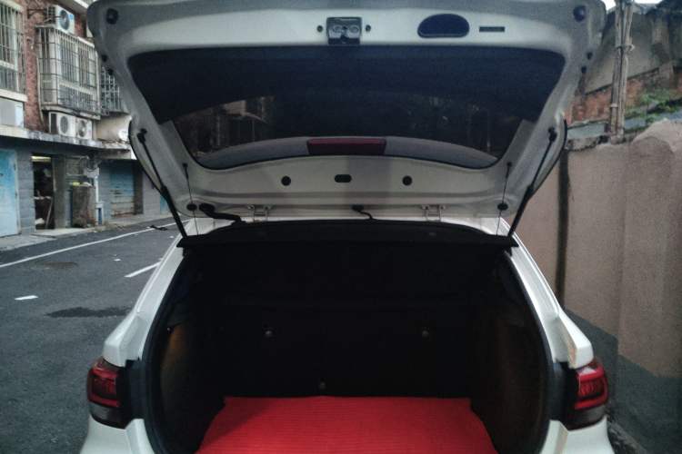 Used Kia KX Cross 2018 1.6L Automatic Dynamic Sunroof Version Trunk