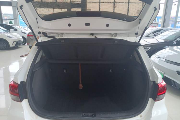Used Kia KX Cross 2018 1.6L Automatic Dynamic Sunroof Version Trunk