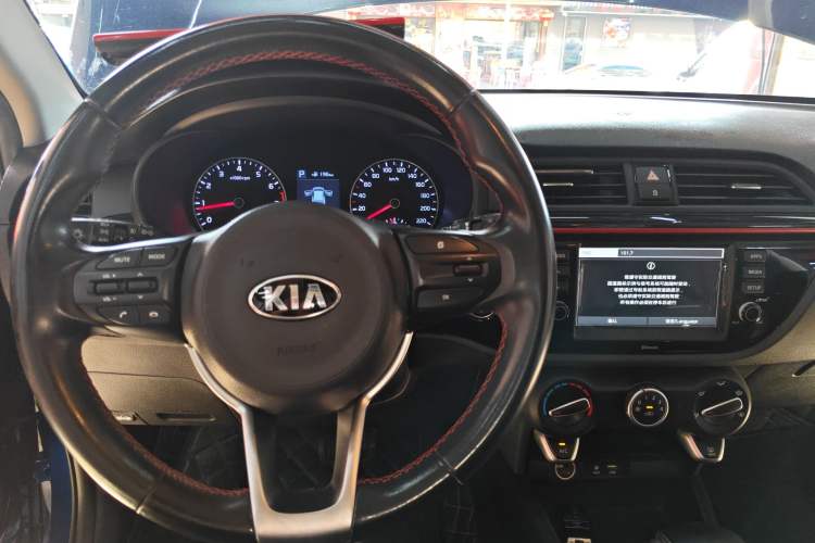 Used Kia KX Cross 2019 1.6L Automatic Dynamic Sunroof Version China VI Center Console