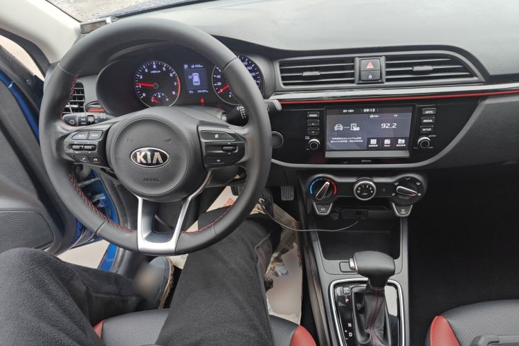 Used Kia KX Cross 2019 1.6L Automatic Dynamic Sunroof Version China VI Center Console