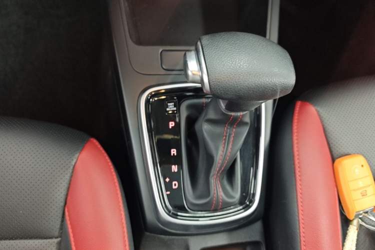 Used Kia KX Cross 2019 1.6L Automatic Dynamic Sunroof Version China VI Gear Lever